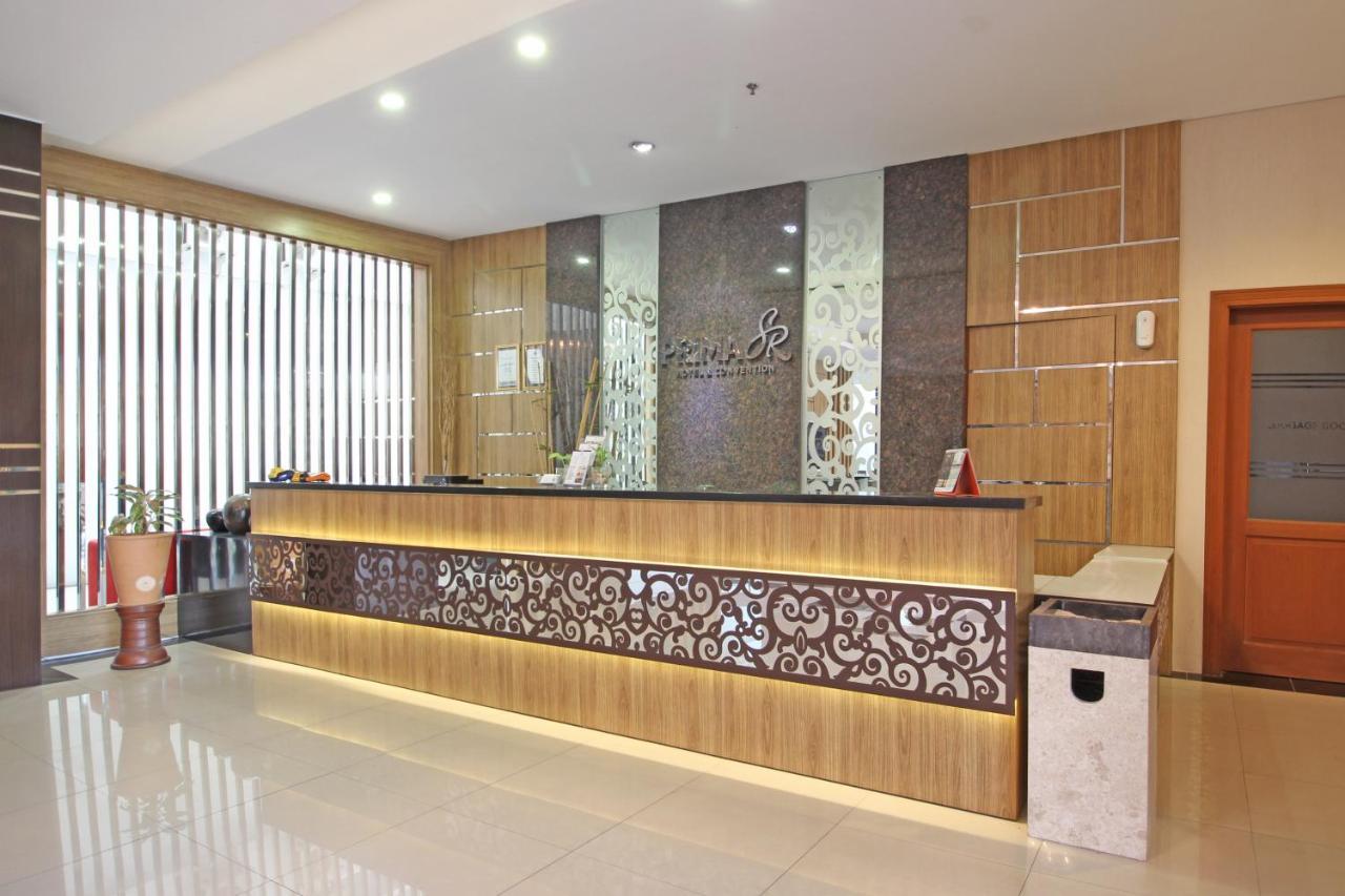 Reddoorz Premium Near Sleman City Hall Yogyakarta Exterior photo